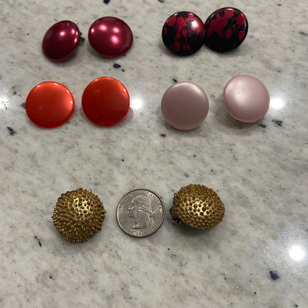 Lot of 5 pairs of vintage clip on earrings